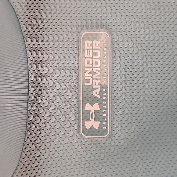 Under Armour training short sleeve top blue size large PTP 25 in length 23 in - Picture 6 of 6